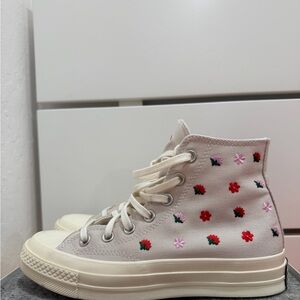 Women’s Platform Converse Sneakers